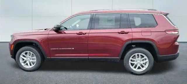 2022 Jeep Grand Cherokee L Laredo 4x2