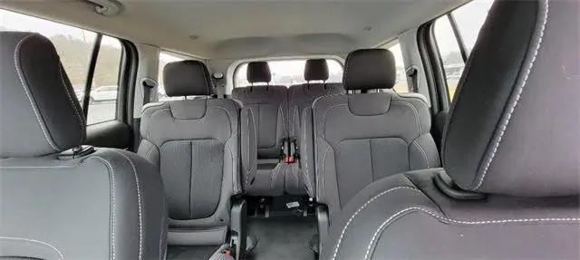 2022 Jeep Grand Cherokee L Laredo 4x2