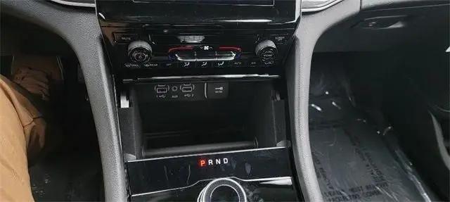 2022 Jeep Grand Cherokee L Laredo 4x2