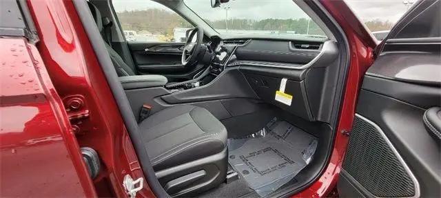 2022 Jeep Grand Cherokee L Laredo 4x2