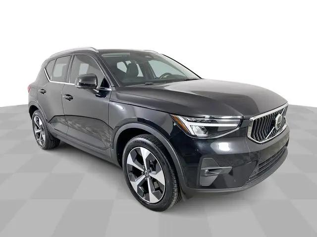 2024 Volvo XC40 B5 Plus Bright Theme