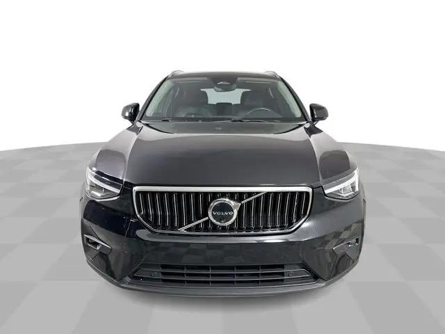 2024 Volvo XC40 B5 Plus Bright Theme