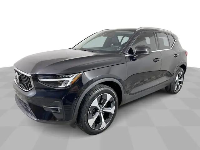 2024 Volvo XC40 B5 Plus Bright Theme
