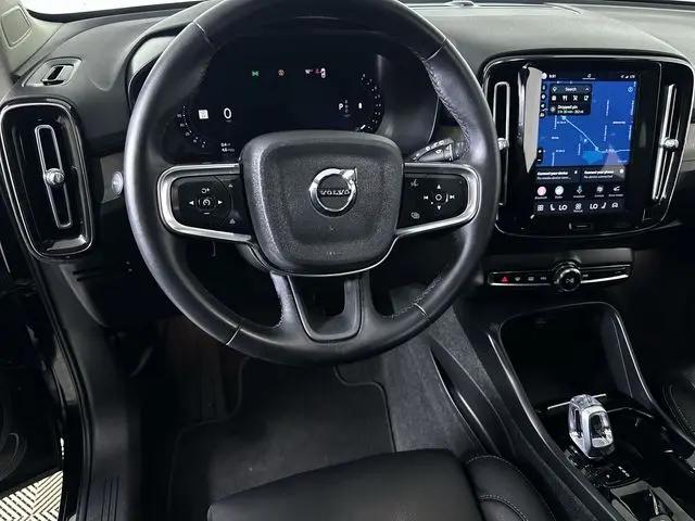 2024 Volvo XC40 B5 Plus Bright Theme