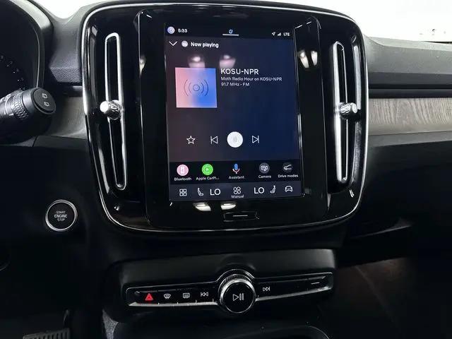 2024 Volvo XC40 B5 Plus Bright Theme