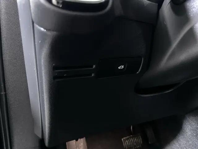 2024 Volvo XC40 B5 Plus Bright Theme