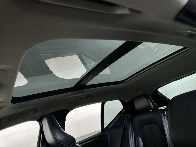 2024 Volvo XC40 B5 Plus Bright Theme