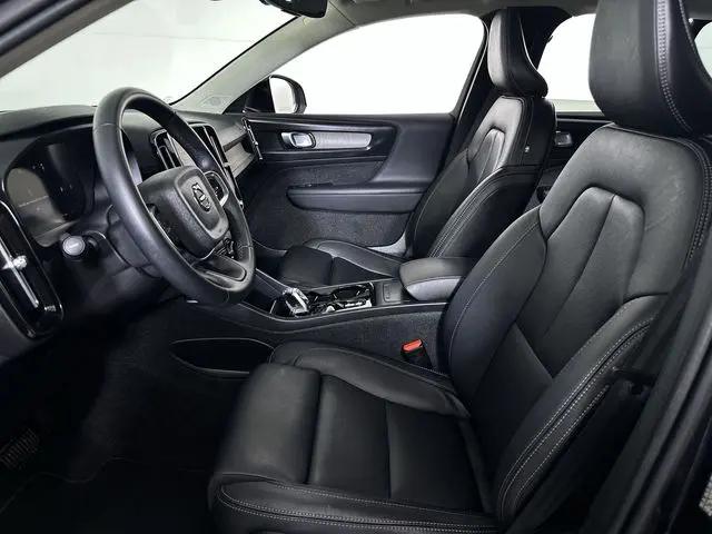 2024 Volvo XC40 B5 Plus Bright Theme