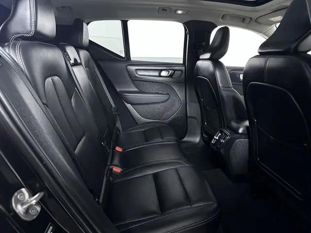 2024 Volvo XC40 B5 Plus Bright Theme