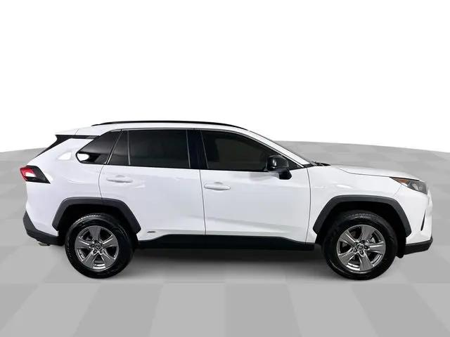 2022 Toyota RAV4 Hybrid LE