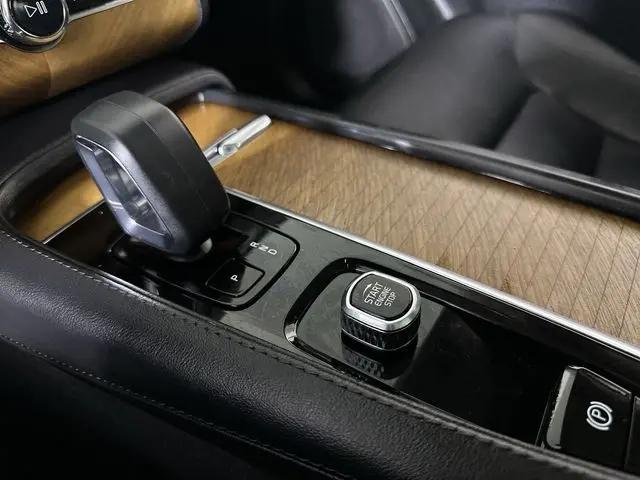 2023 Volvo XC90 Recharge T8 Plus 6-Seater