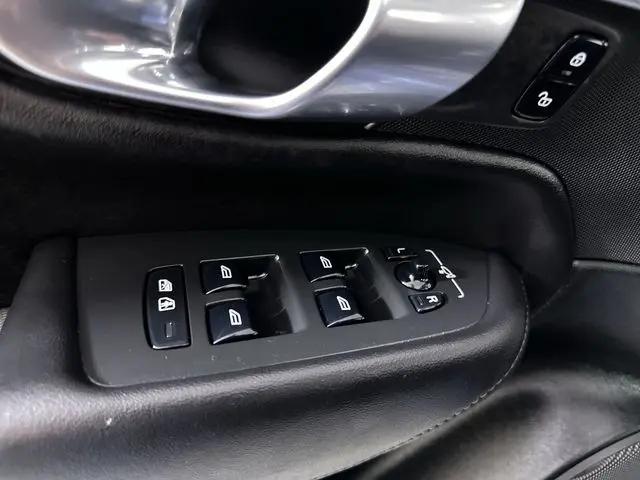 2023 Volvo XC90 Recharge T8 Plus 6-Seater