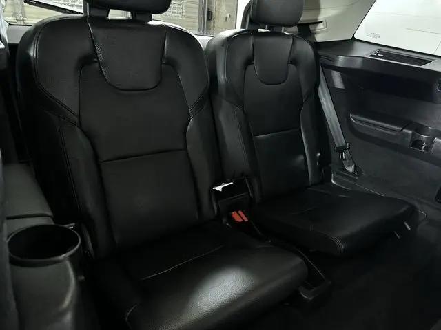 2023 Volvo XC90 Recharge T8 Plus 6-Seater