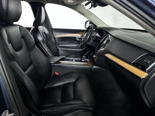 2023 Volvo XC90 Recharge T8 Plus 6-Seater
