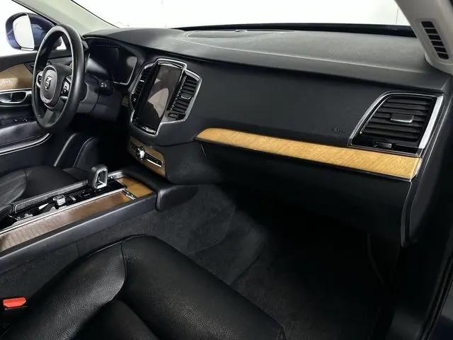 2023 Volvo XC90 Recharge T8 Plus 6-Seater