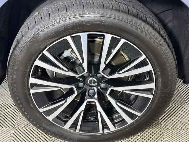 2023 Volvo XC90 Recharge T8 Plus 6-Seater