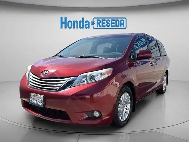 2017 Toyota Sienna XLE 8 Passenger for sale in Reseda, CA