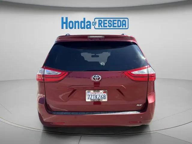 2017 Toyota Sienna XLE 8 Passenger