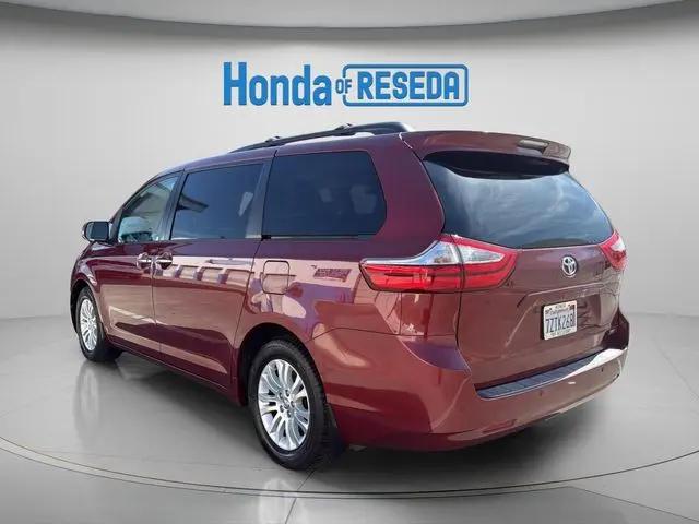 2017 Toyota Sienna XLE 8 Passenger