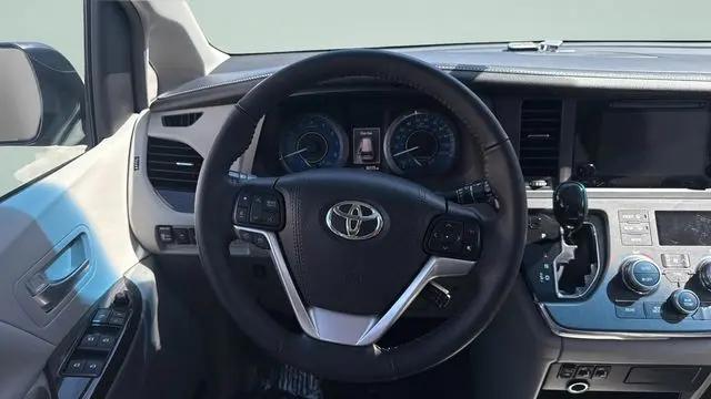 2017 Toyota Sienna XLE 8 Passenger