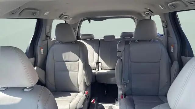 2017 Toyota Sienna XLE 8 Passenger
