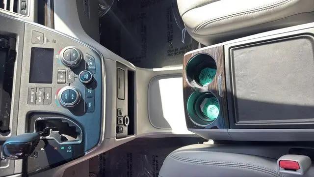 2017 Toyota Sienna XLE 8 Passenger