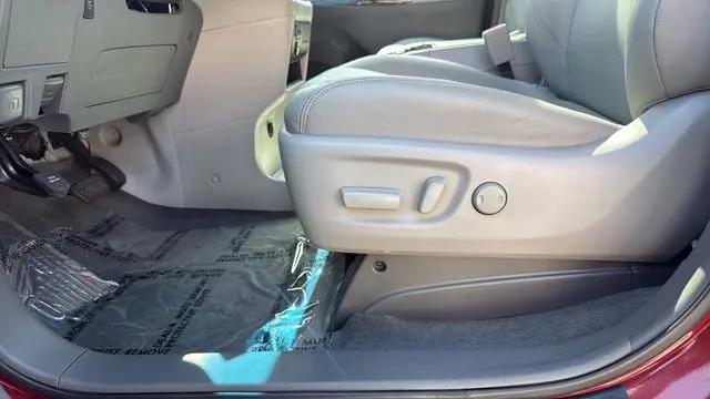 2017 Toyota Sienna XLE 8 Passenger