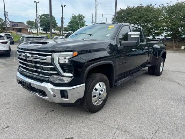 2026 Chevrolet Silverado 3500HD Crew Cab, Long Bed, LTZ Dual Rear Wheel, RWD