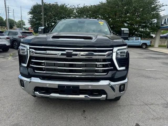 2026 Chevrolet Silverado 3500HD Crew Cab, Long Bed, LTZ Dual Rear Wheel, RWD