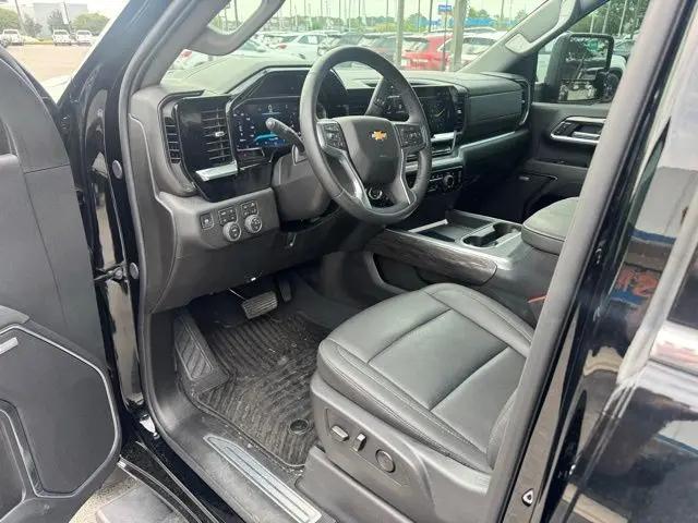 2026 Chevrolet Silverado 3500HD Crew Cab, Long Bed, LTZ Dual Rear Wheel, RWD