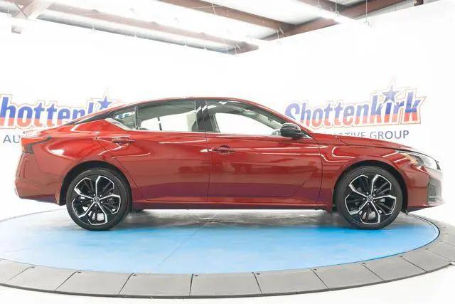 2023 Nissan Altima SR Intelligent AWD