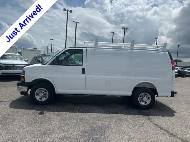 2026 Chevrolet Express Cargo Van 2500 Regular Wheelbase, WT, RWD