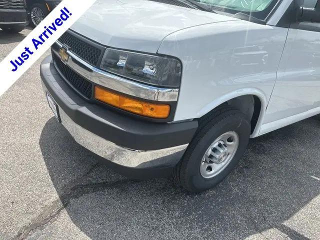 2026 Chevrolet Express Cargo Van 2500 Regular Wheelbase, WT, RWD