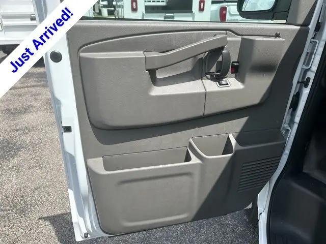 2026 Chevrolet Express Cargo Van 2500 Regular Wheelbase, WT, RWD