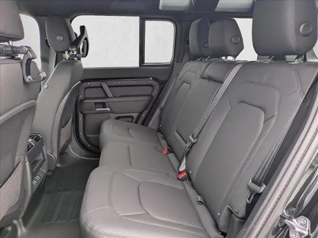 2026 Land Rover Defender P400 X-Dynamic SE