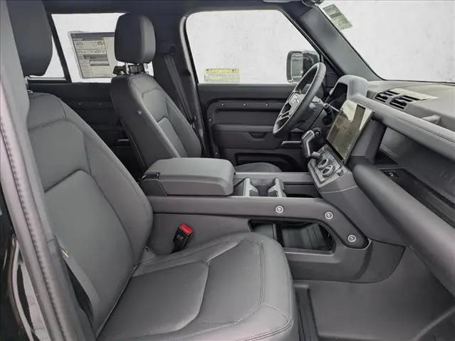 2026 Land Rover Defender P400 X-Dynamic SE