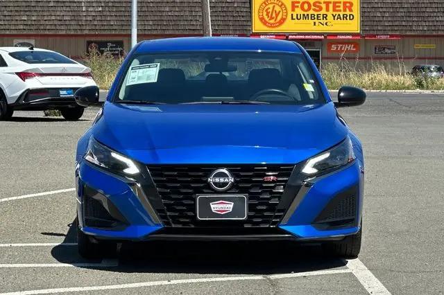 2025 Nissan Altima SR FWD