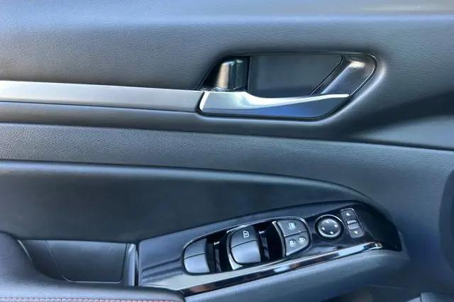 2025 Nissan Altima SR FWD
