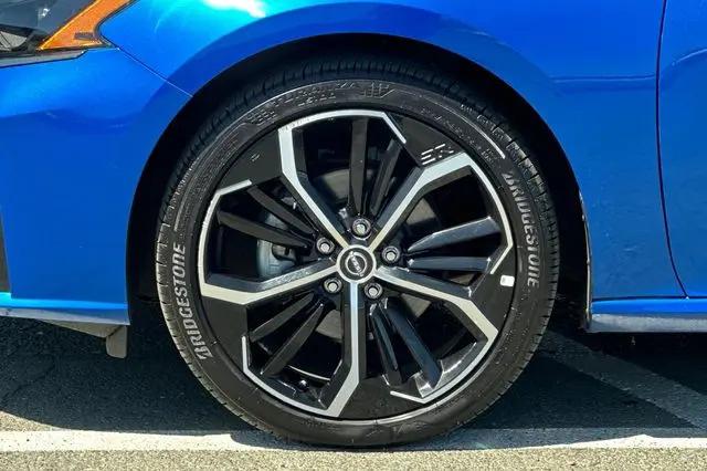 2025 Nissan Altima SR FWD