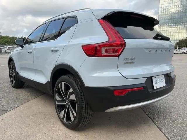 2024 Volvo XC40 B5 Ultimate Bright Theme