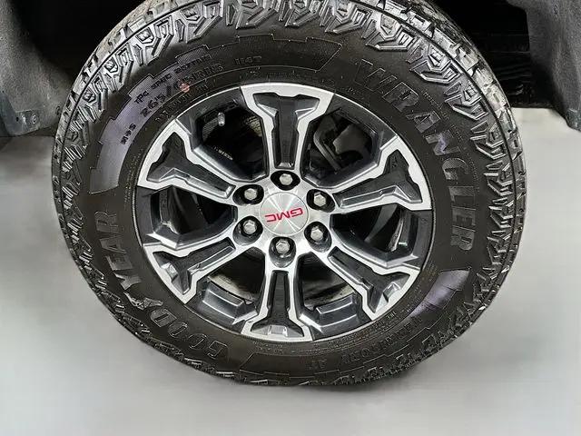 2023 GMC Canyon AT4