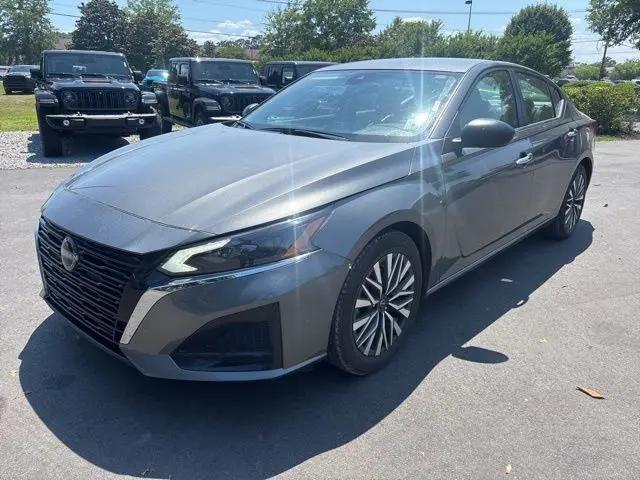 2025 Nissan Altima SV FWD