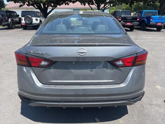 2025 Nissan Altima SV FWD