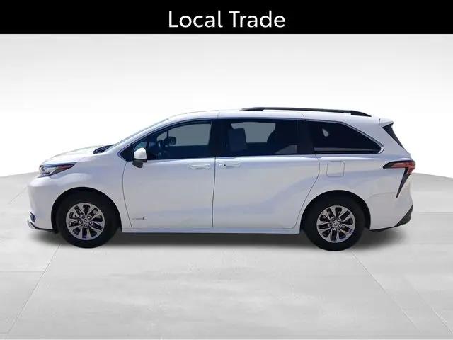 2021 Toyota Sienna LE