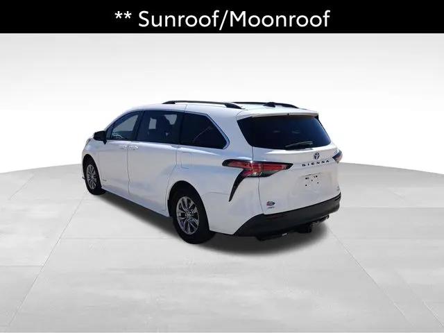 2021 Toyota Sienna LE