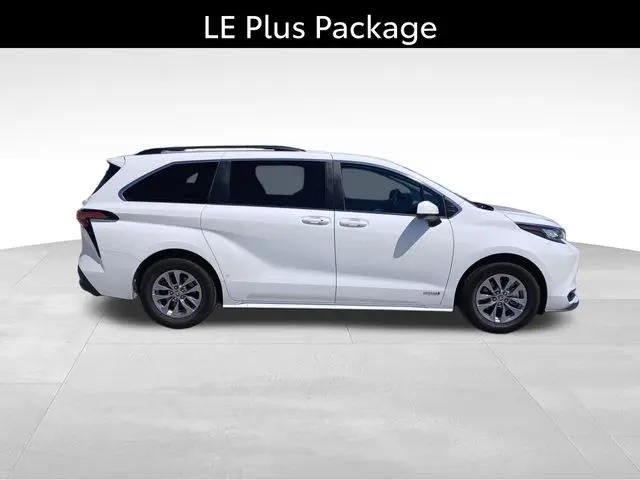 2021 Toyota Sienna LE