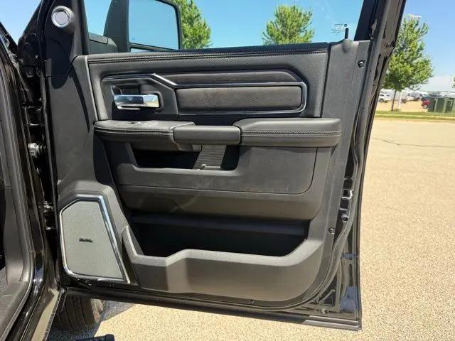 2026 Ram 3500 Laramie Crew Cab 4x4 8' Box