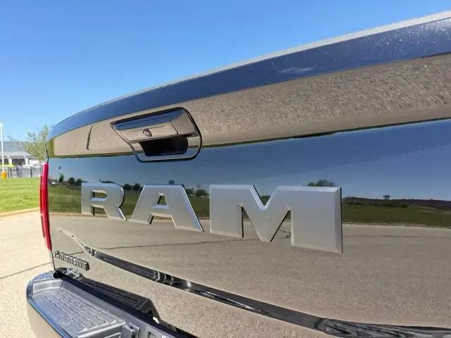 2026 Ram 3500 Laramie Crew Cab 4x4 8' Box