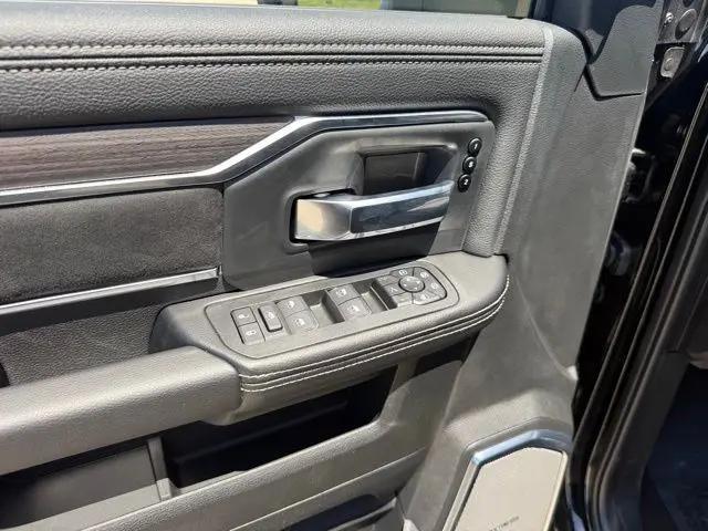 2026 Ram 3500 Laramie Crew Cab 4x4 8' Box