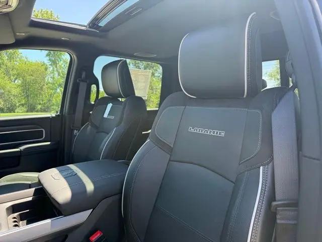2026 Ram 3500 Laramie Crew Cab 4x4 8' Box